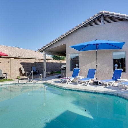 Sunny Surprise Getaway With Private Yard And Pool Villa Kültér fotó